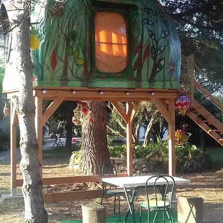 Nuit Insolite Chalet Vias